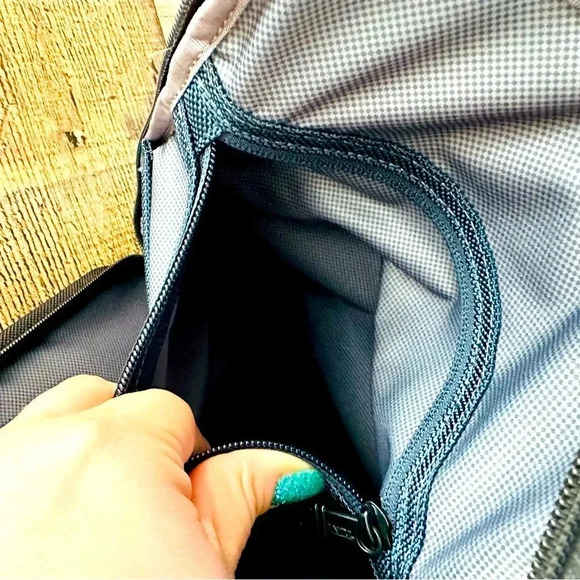 Tumi Alpha 2 FXT Black Organizer Travel Tote Shoulder Crossbody Bag - Picture 13 of 16